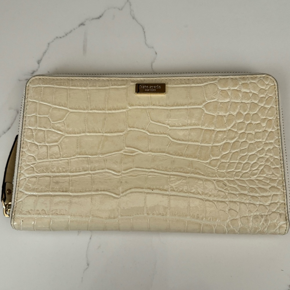 Kate Spade Travel Wallet